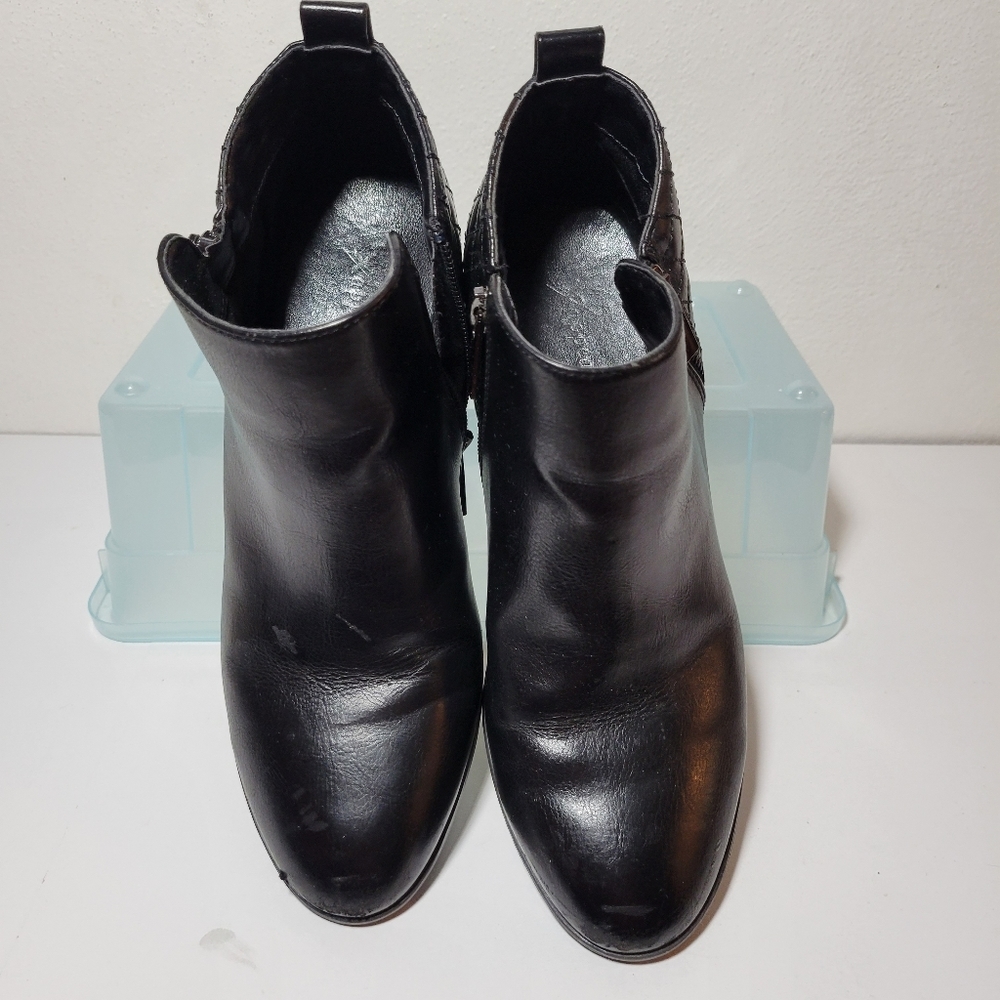 Womens Xappeal Stewie Black zip up low heel Ankle boots size 7.5